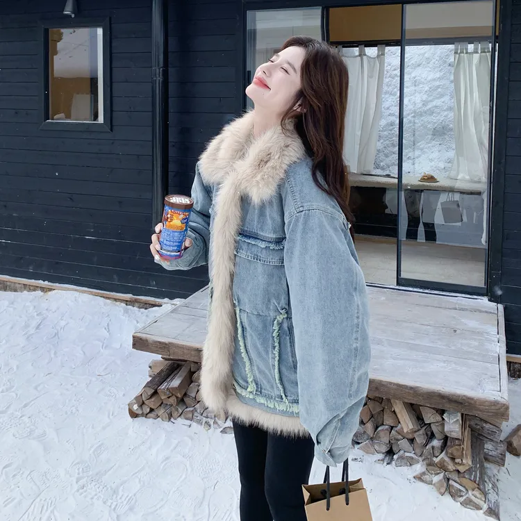 独特超好看毛毛拼接牛仔外套女2025冬新款韩系时髦保暖夹棉派克服