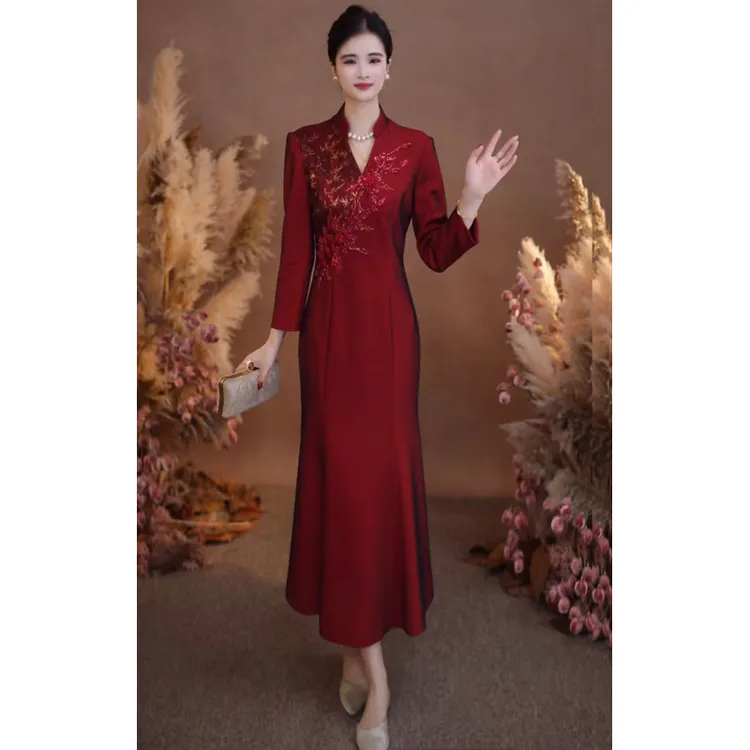 礼服平时可穿秋冬新款生日宴会聚会酒红色弹力高端婚礼鱼尾连衣裙