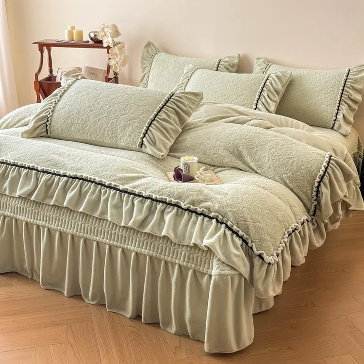 A类牛奶绒四件套双面加绒立体雕花工艺床罩床盖款抗静电不起球