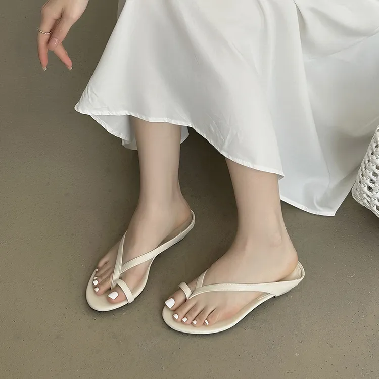 韩版套趾细带夹脚人字拖鞋女2025新款夏季外穿时尚休闲小坡跟凉拖