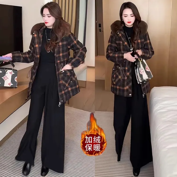 加绒加厚格子风衣外套女2024冬季新款洋气显瘦中长款收腰连帽大衣