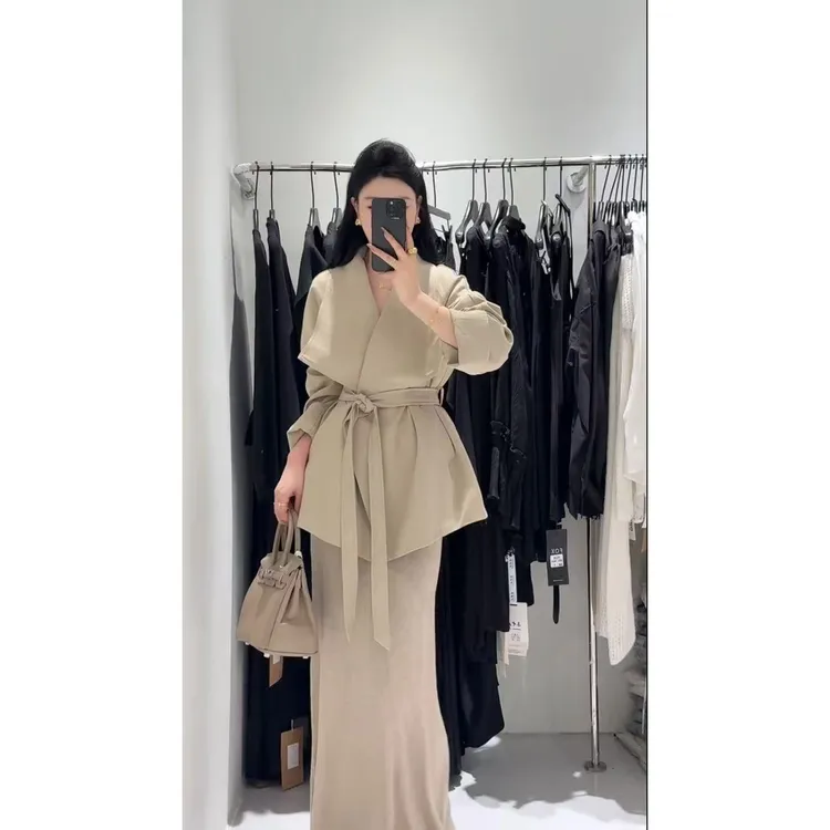 老钱风时尚穿搭套装女早秋韩系复古气质系带v领上衣半身裙两件套