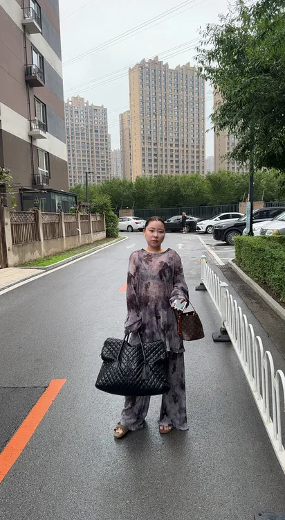 大码女装夏日褶皱防晒水墨画风格时尚套装洋气气质