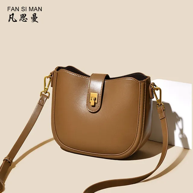凡思曼2025新款软皮质感单肩斜挎包女高级感腋下包通勤休闲马鞍包