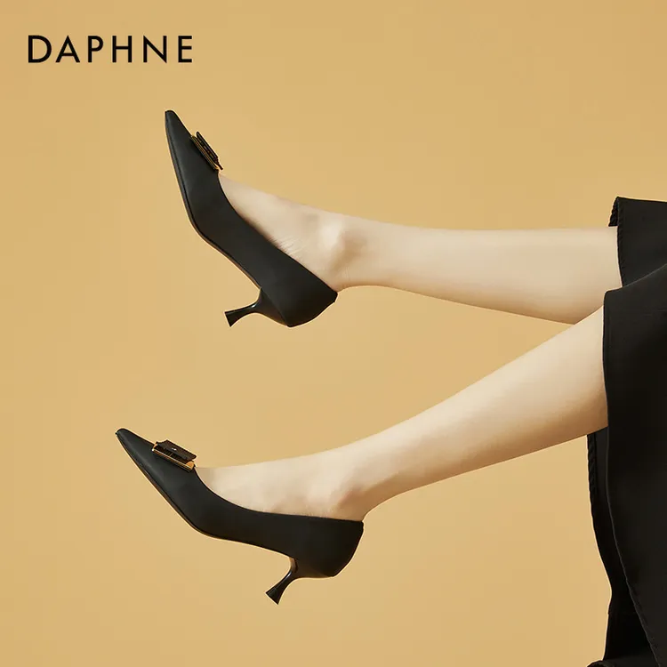 达芙妮尖头高跟鞋女2025新款春秋尖头细跟上班小皮鞋浅口百搭单鞋