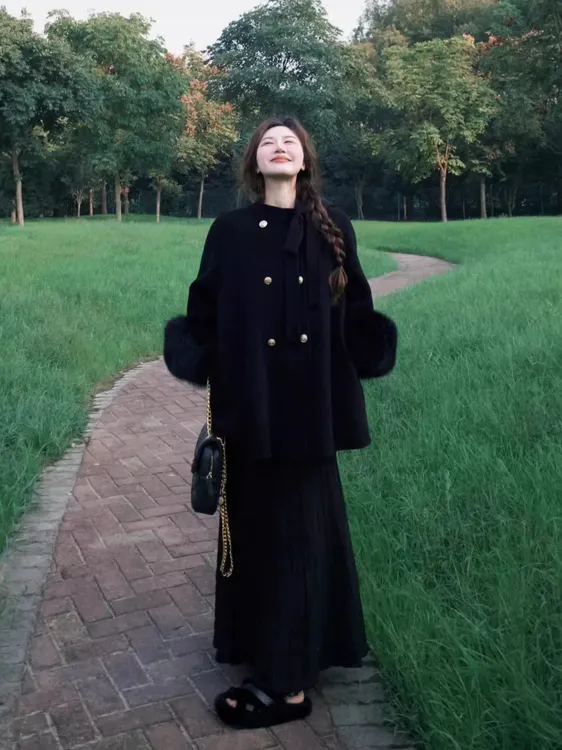 赫本风冬季穿搭一整套装女微胖mm高级感冬季蝴蝶结外套裙子两件套