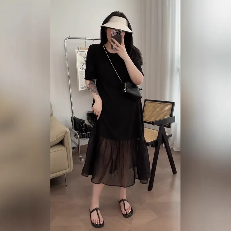 大码女装秋季法式拼接赫本风连衣裙胖mm小众设计感遮肉显瘦小黑裙
