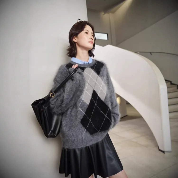 新款菱形格纹毛衣女式毛针织衫拉毛宽松圆领套头学院风高级感减龄