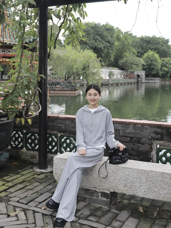 秋季小众女装新款气质高级感休闲韩系套装显瘦连帽上衣百搭裤子