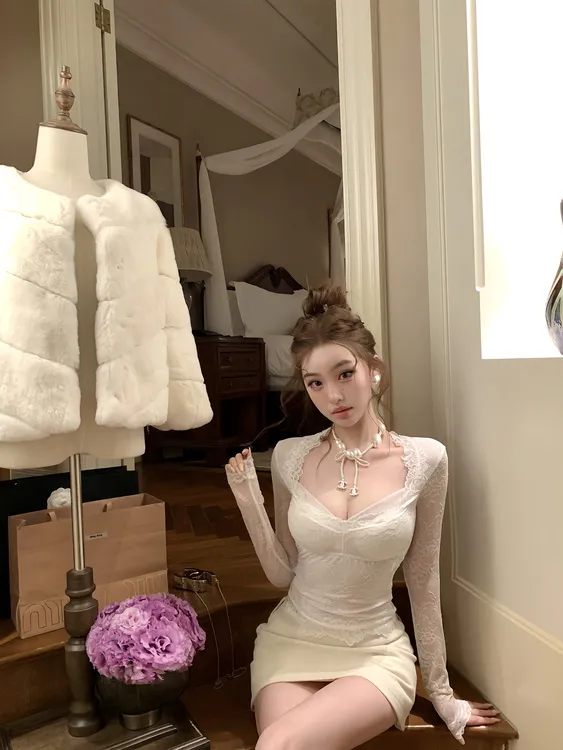 塞纳花房 设计感纯欲风辣妹修身打底衫气质蕾丝上衣性感包臀短裙