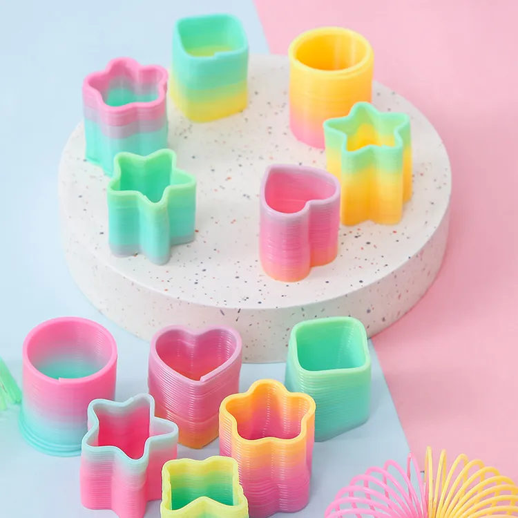 新奇特夜市厂家直销魔力彩虹圈学生益智小玩具迷你异形弹簧圈礼品