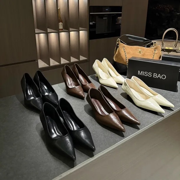 MISSBAO 超软底 尖头高跟鞋（正码正拍 跟高3公分)