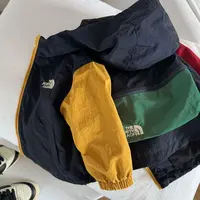 儿童连帽冲锋衣2025春秋男女童拼色上衣潮牌宝宝字母夹棉加厚外套