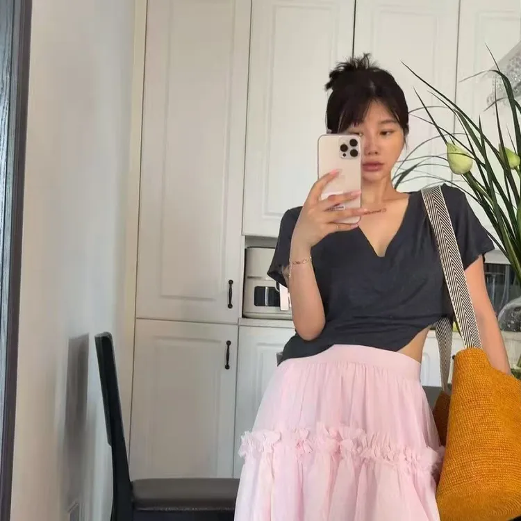 模特自留新款 深灰色舒服V领短袖T恤女