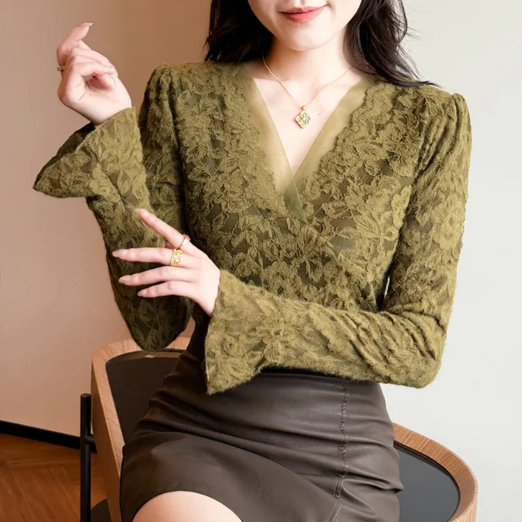 性感V领蕾丝长袖T恤女2025年秋冬新款喇叭袖纯色百搭上衣洋气小衫