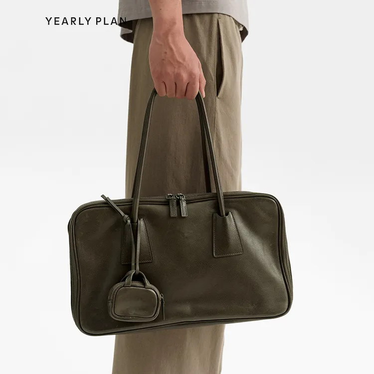 YEARLY PLAN 2025冬 时髦简约立体经典牛皮革保龄球单肩包 2944