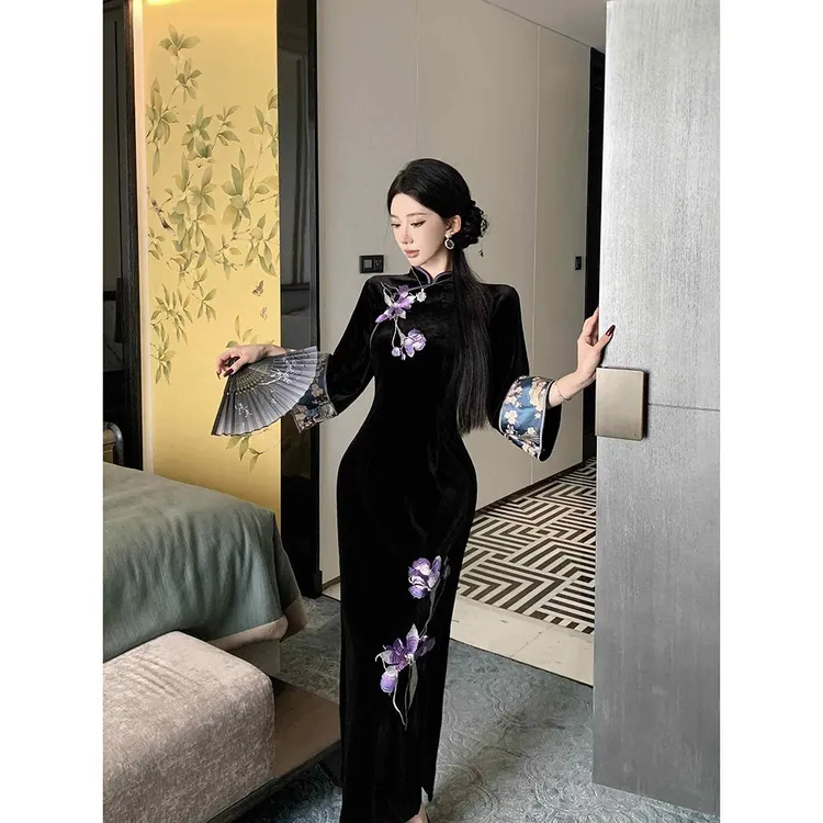 新中式国风黑色高级刺绣细腰倒大袖复古百搭温柔改良旗袍连衣裙子