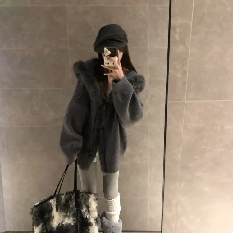 高级感牛角扣大毛领拼接连帽毛衣慵懒氛围感宽松针织上衣灰色均码