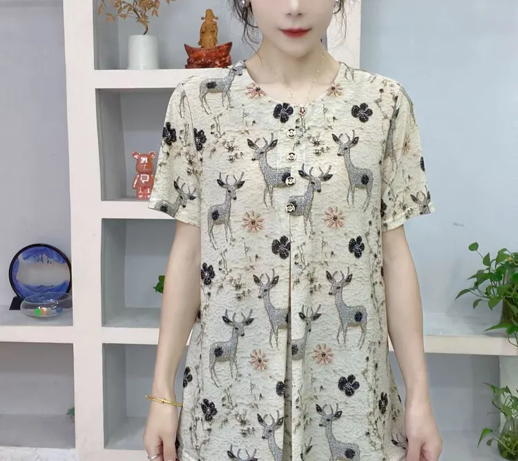 妈妈夏新款小鹿花色圆领小衫百搭休闲遮肚洋气薄款时尚女短袖260