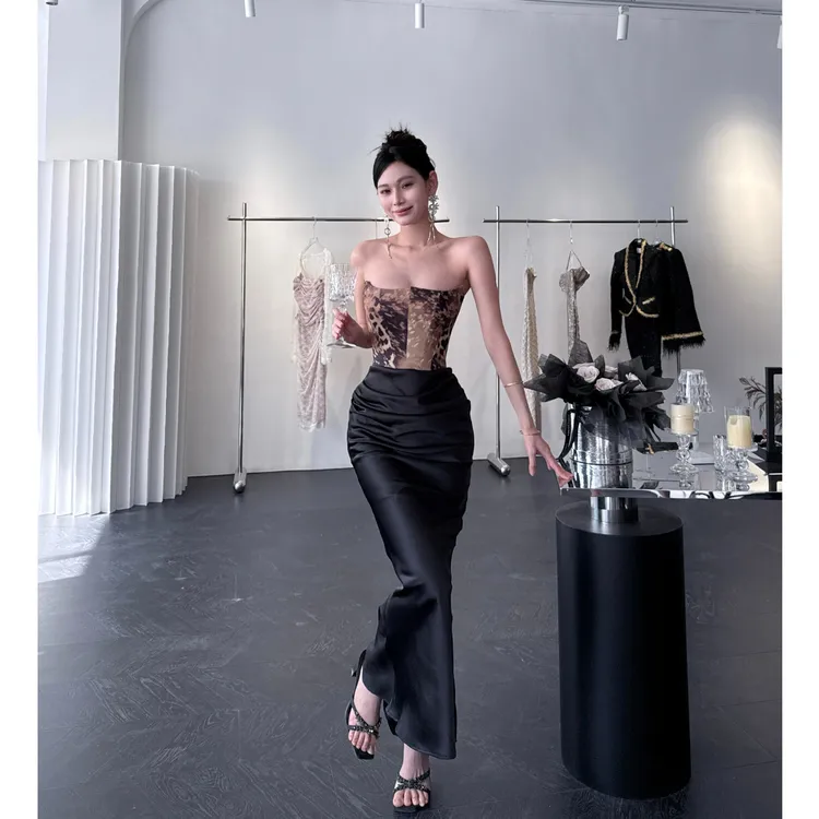 【JINGGUO轻奢】小众设计感性感豹纹抹胸修身黑色连衣裙7569