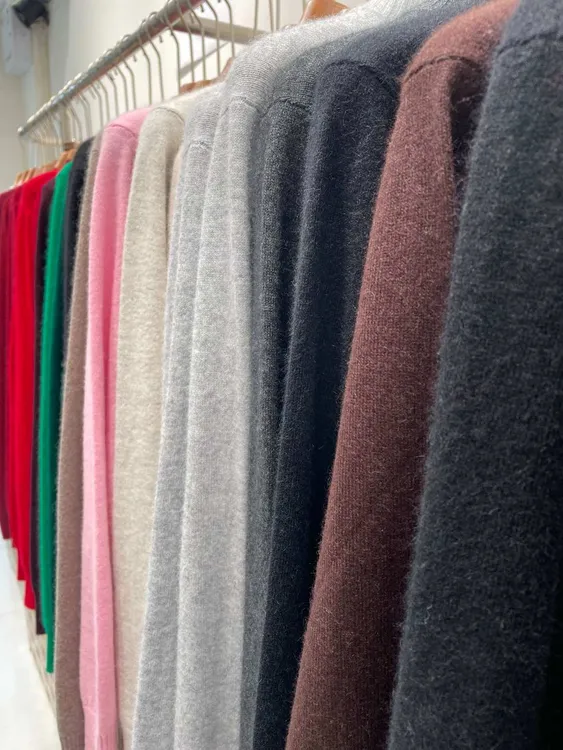 厂家定制羊绒羊毛混纺不缩水长袖百搭纯色毛衣