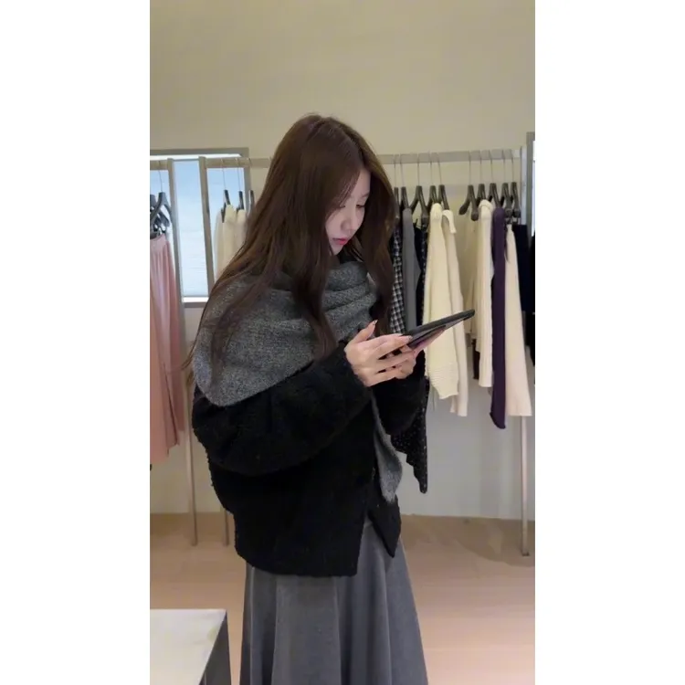MARIE.COCO韩系高级感毛衣秋冬外套2025新款针织披肩百搭a字伞裙