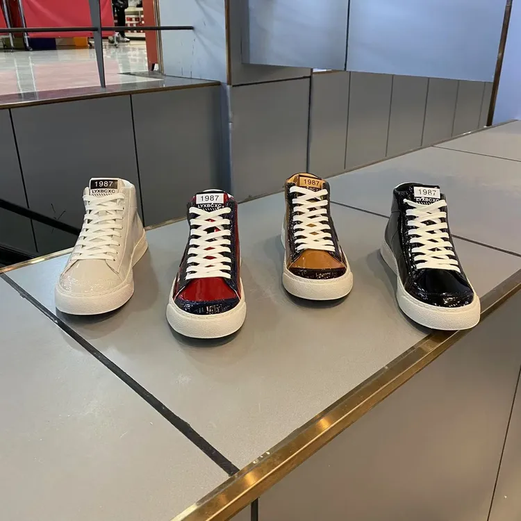 2024秋季男士时尚新款百搭潮流舒适高帮软底男款休闲鞋（皮鞋码）