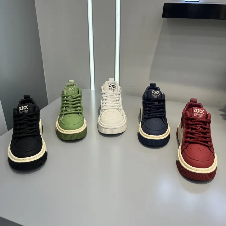 DJ秋冬新款韩版低帮厚底男鞋皮面舒适百搭男士运动休闲鞋