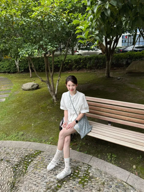 2025夏季新款韩系气质爱心绣花宽松衬衫高腰白色半身裙两件套装