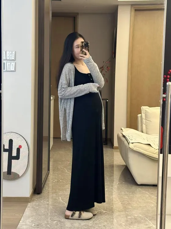 孕妇装大码黑色吊带裙+灰色开衫时髦慵懒风连衣裙外出高级感孕期