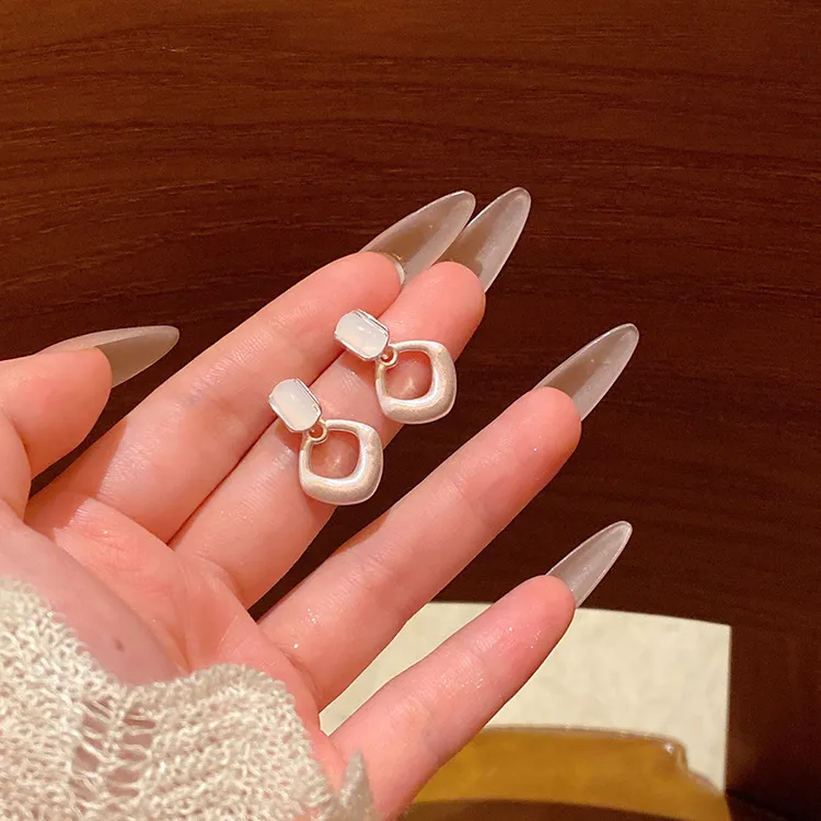 黄铜耳饰 韩系简约气质拉丝磨砂质感银色耳环女高级感菱形耳钉网