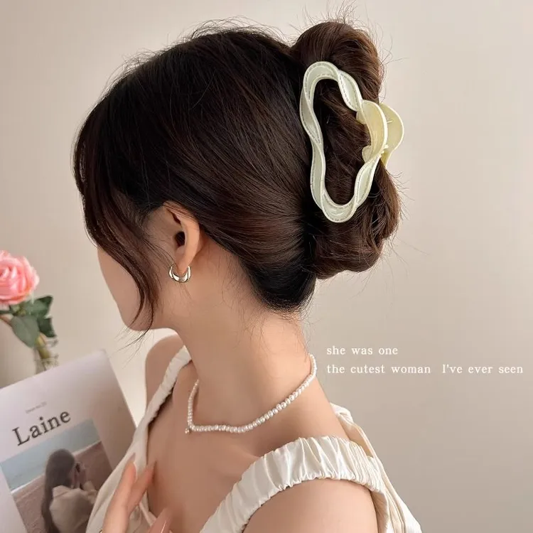 简约不规则云朵抓夹女2024新款鲨鱼夹后脑勺盘发夹子气质发卡头饰