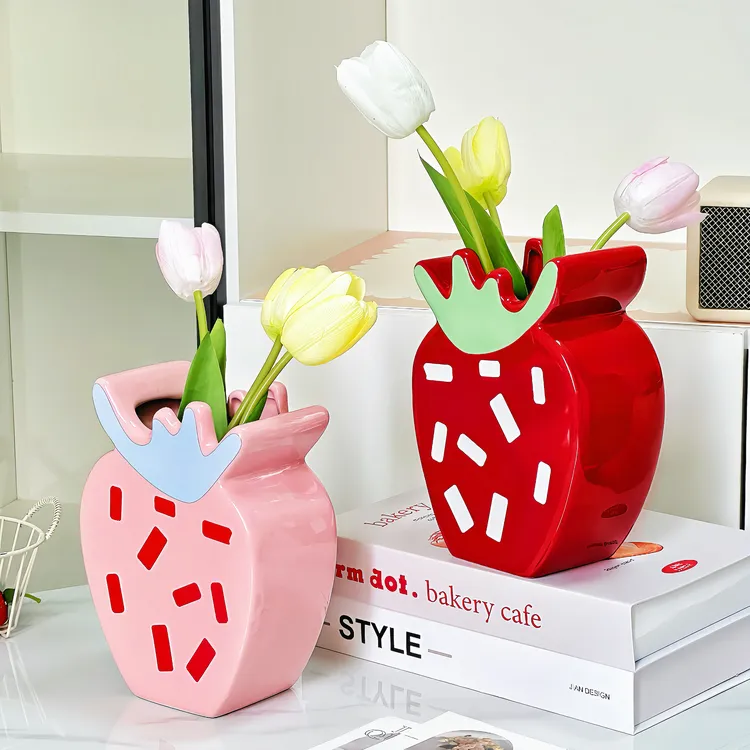 可爱草莓陶瓷花瓶家用客厅创意摆件鲜花插花花器高颜值家居装饰品