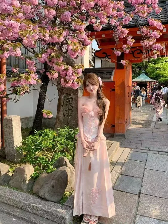 【花开自有时】2025夏季新款设计感新中式胸衣配改良气质马面裙套装