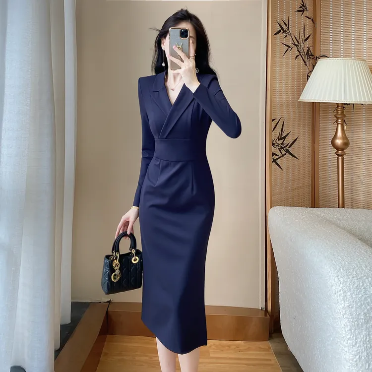 小众高端修身连衣裙新款春秋女装显身材职场气质干练西装裙中长款