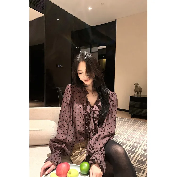 荷叶边喇叭袖波点长袖衬衫2025秋季新款气质减龄宽松别致衬衣女潮