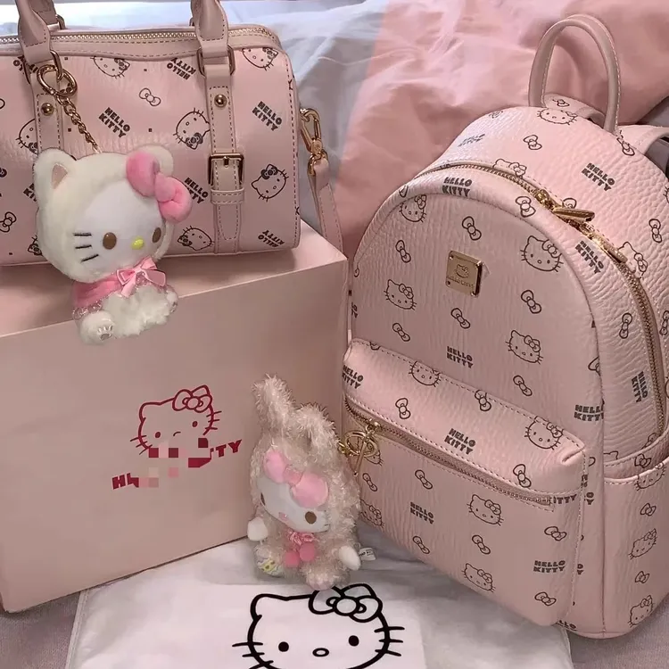 hellokitty旅行背包2024新款小众大学生书包高级通勤百搭双肩包