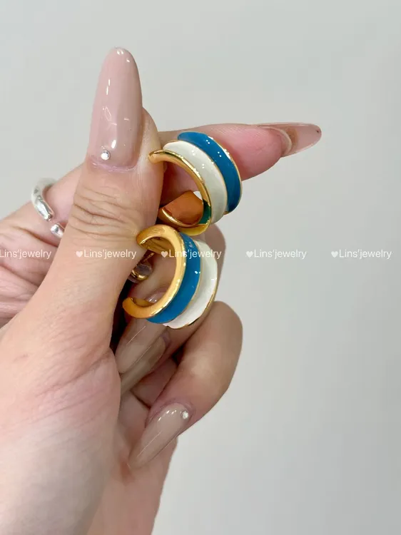 铜合金珐琅耳饰 海盐芝士经典蓝白配色小蛮腰C圈耳钉~