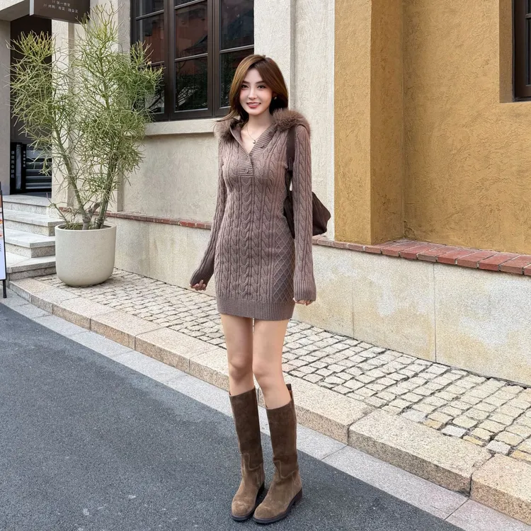 Moprobably李予诺「又到圣诞」时尚百搭连帽针织连衣裙L5480011