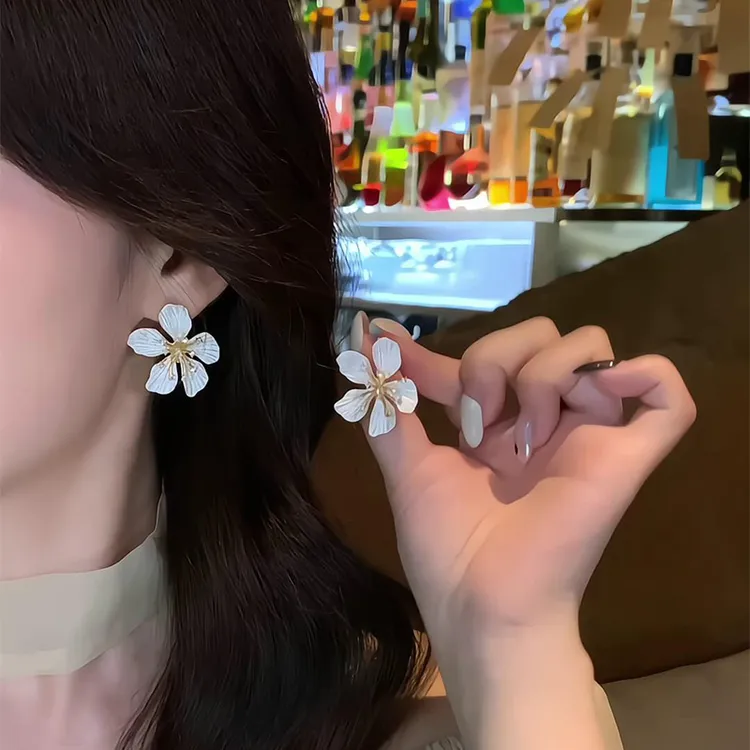 铜合金耳饰 金色花蕊花朵耳钉 镶钻白色花瓣耳饰新款耳饰