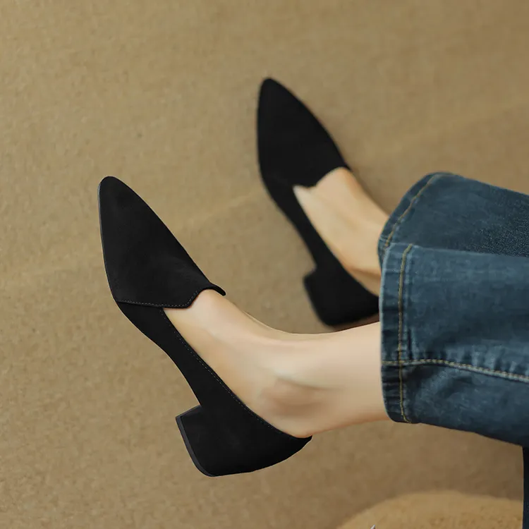 2025新款尖头粗跟羊皮浅口单鞋百搭舒适绒面真皮中跟一脚蹬乐福鞋