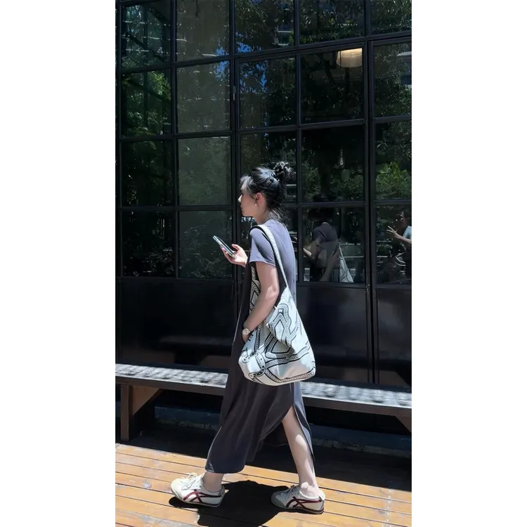 苏安家｜“直角肩遛弯裙” 超瘦纸片人冰感莱赛尔抖抖裙 有口袋