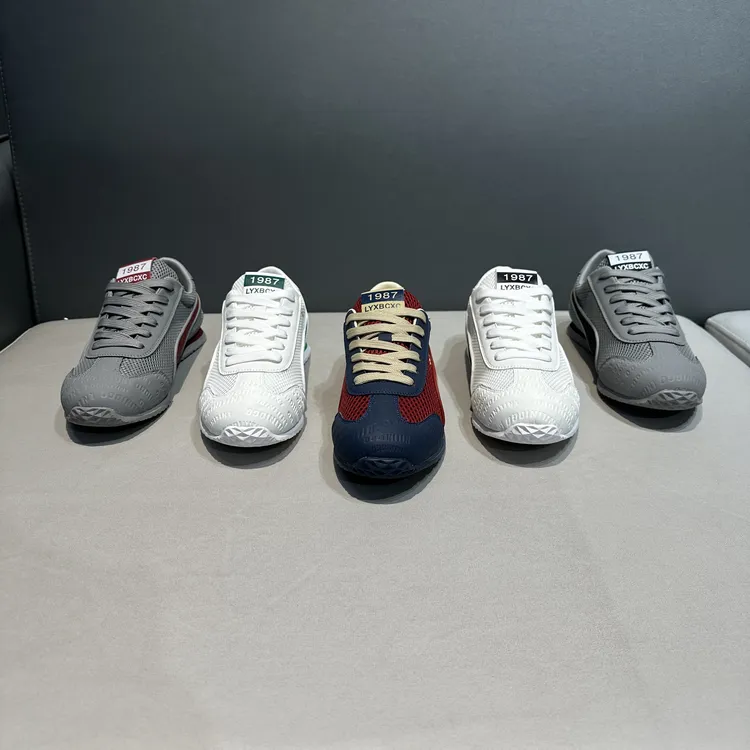 男士透气低帮潮流时尚休闲鞋情侣夏季透气百搭韩版男鞋运动板鞋