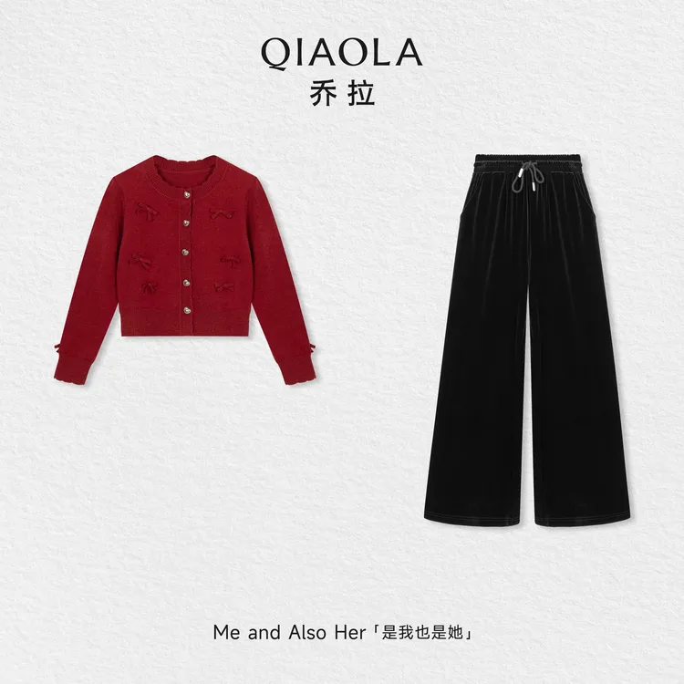 QIAOLA/乔拉【圣诞午后】秋冬北极绒针织时尚正肩圆领上衣丝绒长裤