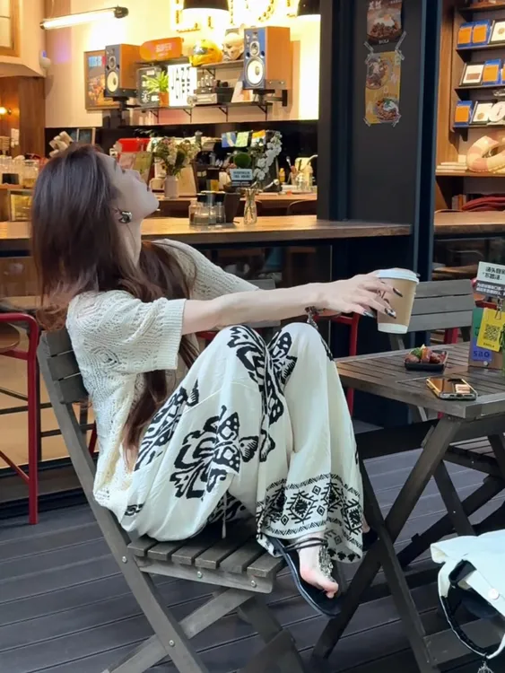 2025春夏新款法式气质简约镂空短袖针织衫民族风印花阔腿裤套装