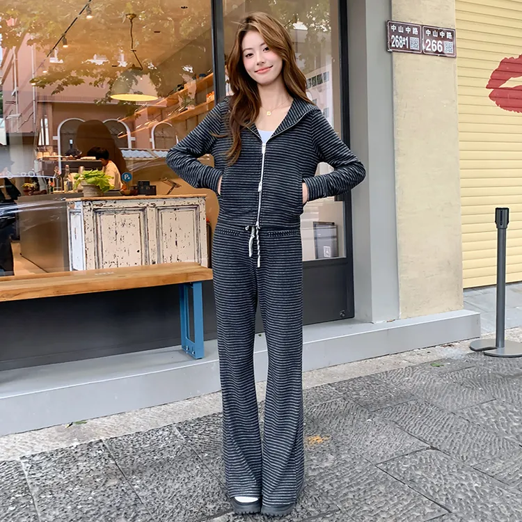 2025秋季新款韩系休闲套装高级感运动条纹连帽卫衣微喇叭裤两件套