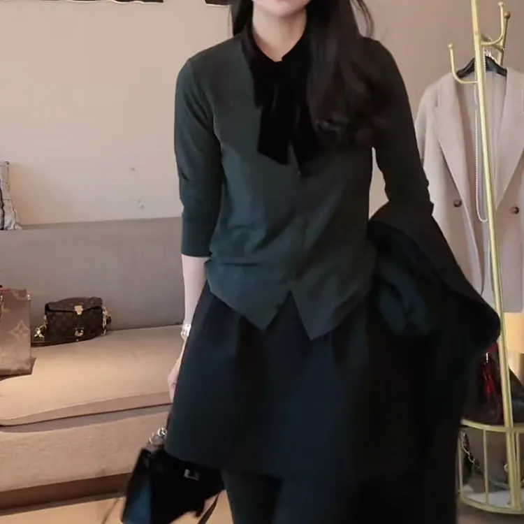 设计款丝绒领灰色长袖衬衣秋冬2025新款女士时尚休闲百搭简约衬衫