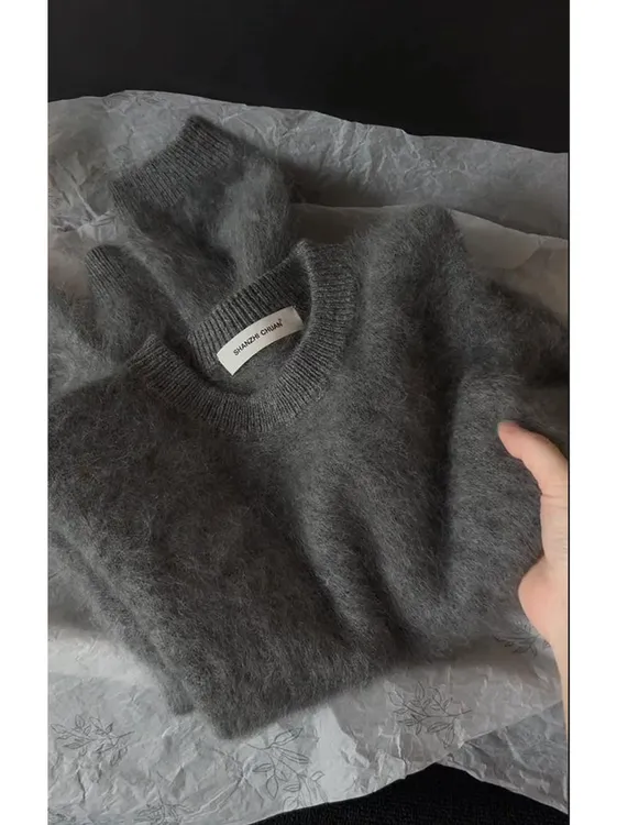 韩系高级感软灰色糯圆领毛衣女秋冬季新款气质百搭套头针织上衣潮