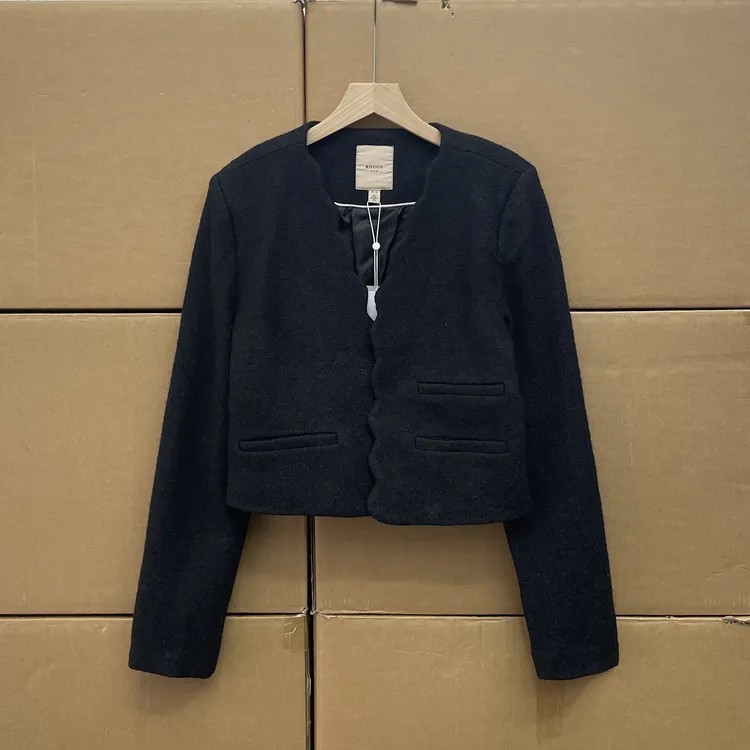 外贸沅货！！法式！！羊毛混纺法式时髦波浪门襟长袖毛呢短款外套女