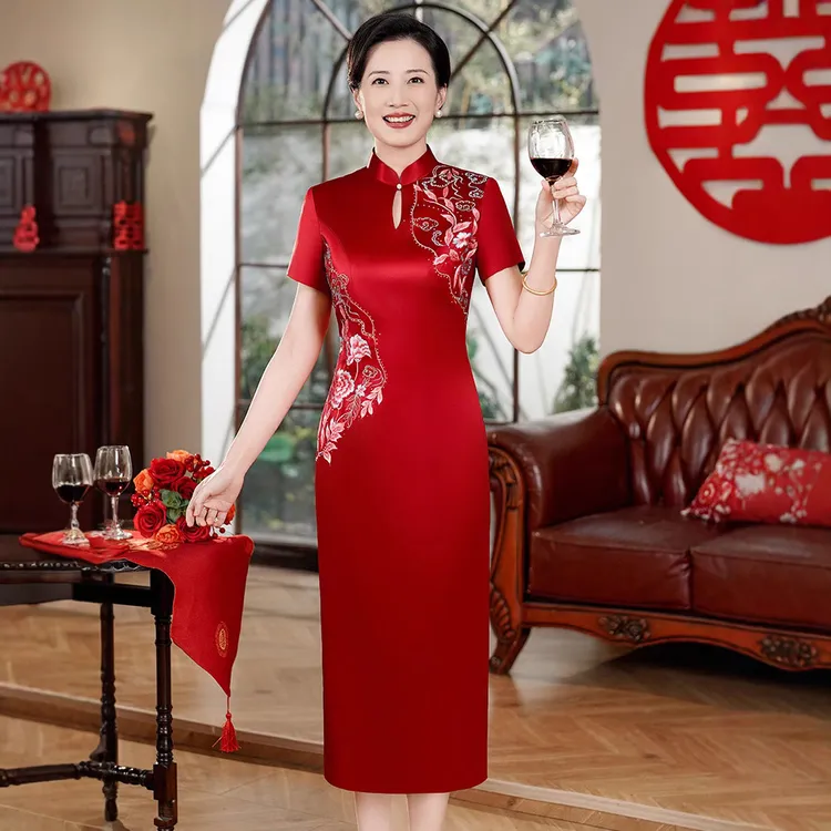 高档喜婆婆礼服2025夏季新款刺绣复古风年轻喜婆婆婚礼服装